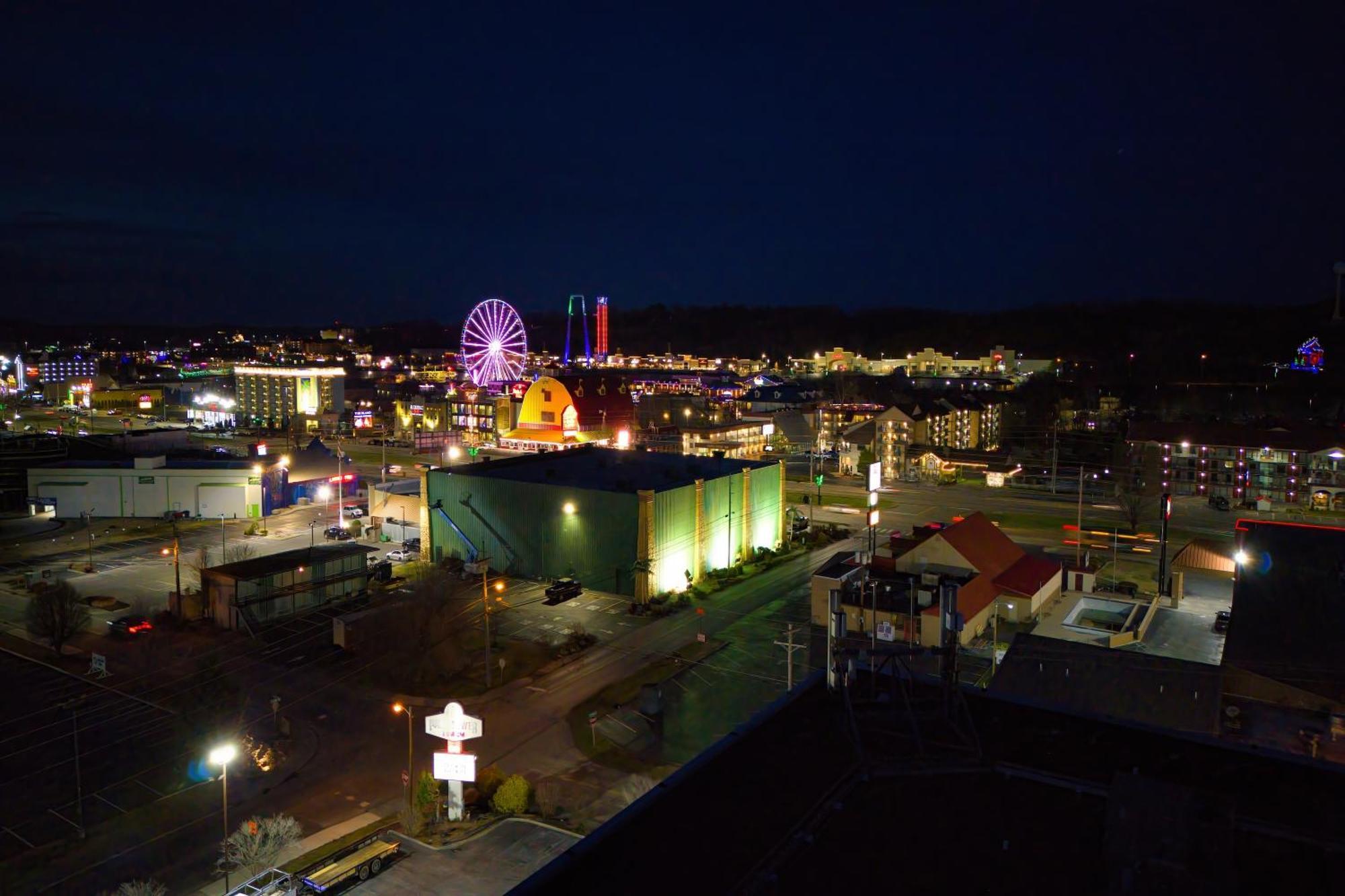 Park Tower Inn Pigeon Forge Buitenkant foto