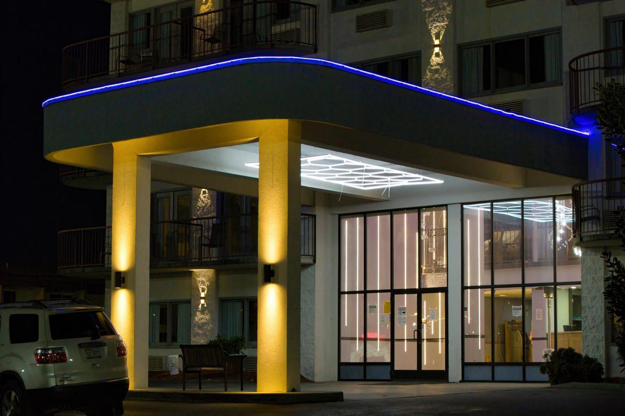 Park Tower Inn Pigeon Forge Buitenkant foto